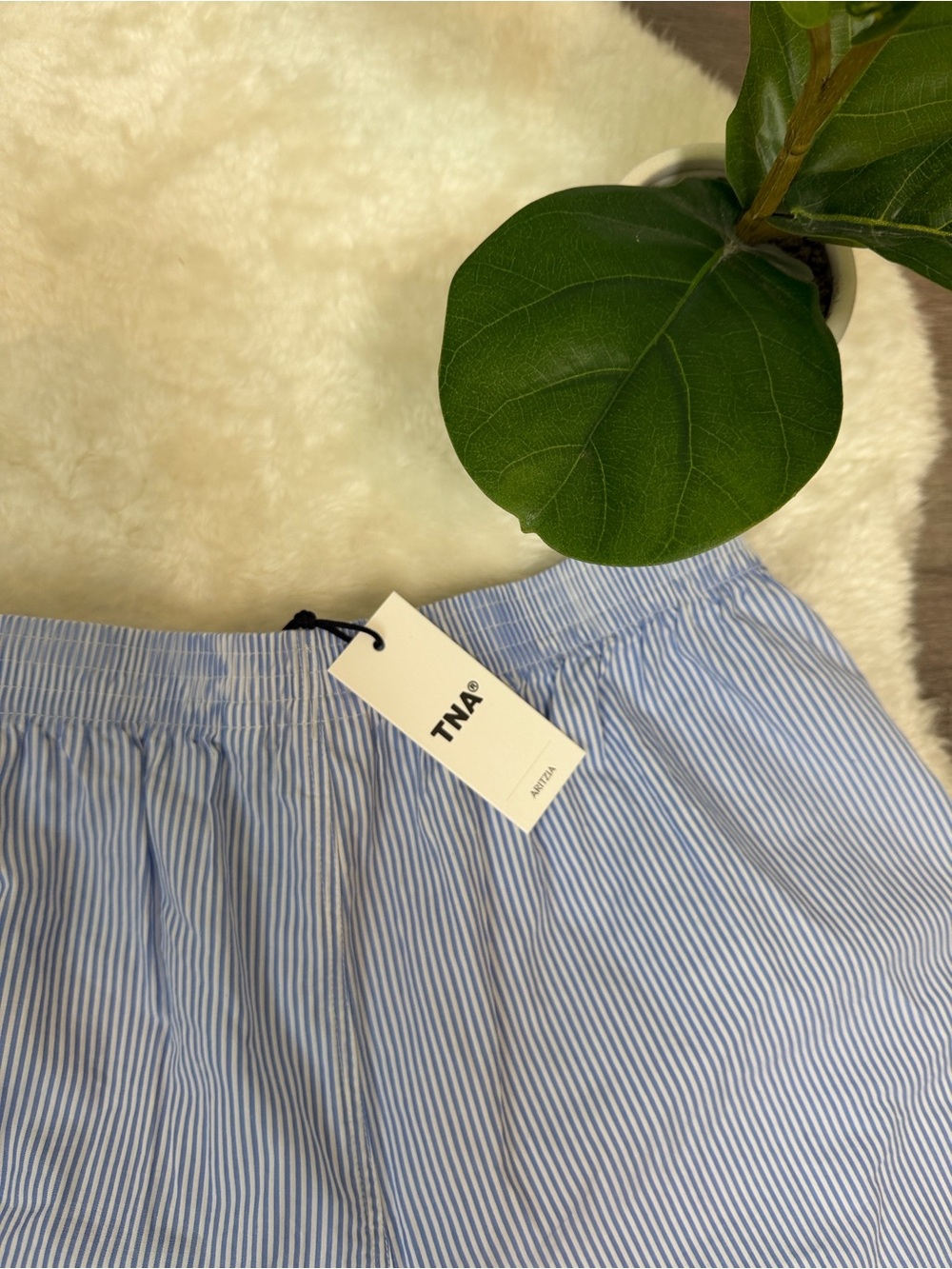 NWT Aritzia TNA High-Waist Shorts - Picture 8 of 10
